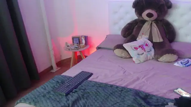 kylie444  online show from November 13, 1:48 am