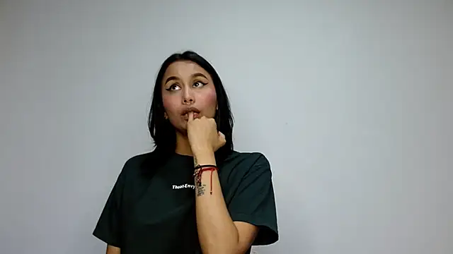 Gia Lee online show from September 27, 7:04 am