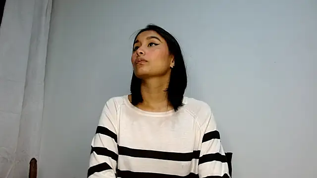 Gia Lee online show from September 16, 4:42 am