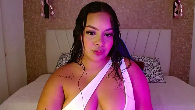 Snapshot of Amaranta_carey chatting on October 23, 11:33 pm Amaranta carey online show from October 23, 11:33 pm