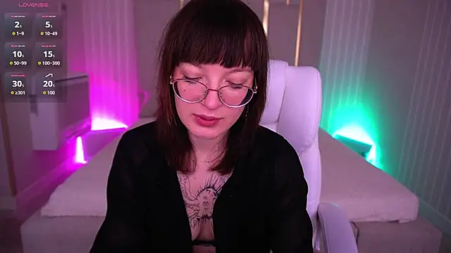 Pixie Peachh online show from November 9, 7:48 am