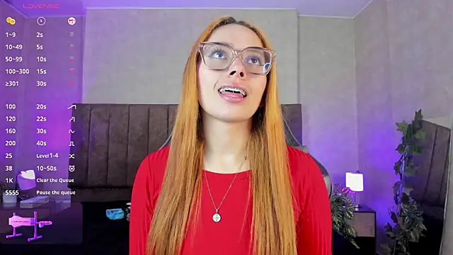 Snapshot of LanaMills_ chatting on October 24, 4:30 am LanaMills online show from October 24, 4:30 am
