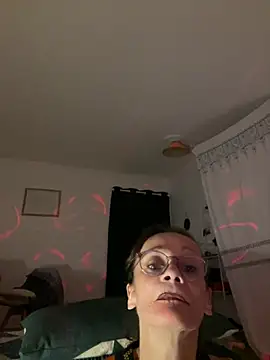 Chris06d22xh online show from July 23, 8:17 pm