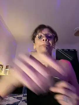 Chris06d22xh online show from July 2, 8:48 pm