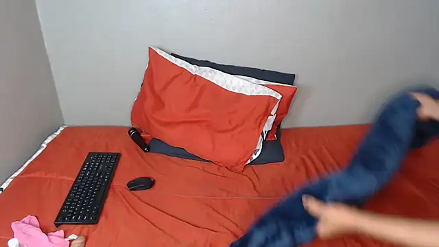 Lunalee online show from November 30, 11:20 pm