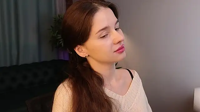 Olivia Farrell online show from November 22, 12:52 pm