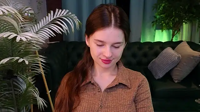 Olivia Farrell online show from November 29, 1:04 pm