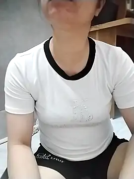 Snapshot of Mie_rose chatting on October 20, 1:14 pm Mie rose online show from October 20, 1:14 pm
