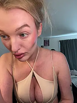 lovecassyrose online show from January 11, 12:10 pm