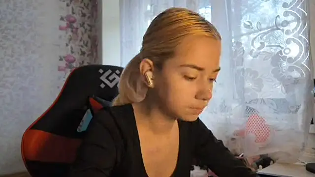 Witching Moon online show from November 6, 7:36 am