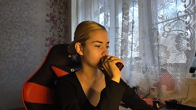 Witching Moon online show from November 7, 7:47 am