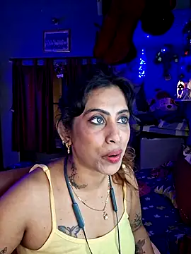 Love Beauty01 online show from March 25, 7:28 pm