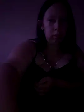 xSiindy95 online show from October 6, 7:40 pm