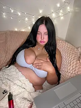 brunetteGirl274 online show from May 16, 12:02 am