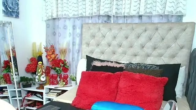 Victoriacoperino online show from December 19, 1:25 pm