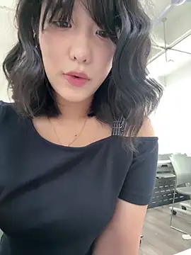 luluya1314 online show from April 24, 5:32 am