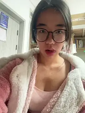 luluya1314 online show from December 1, 3:21 am