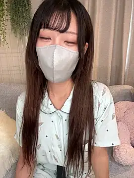 Snapshot of emiiiii1001 chatting on November 1, 2:48 am emiiiii1001 online show from November 1, 2:48 am