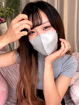 Snapshot of emiiiii1001 chatting on September 27, 1:18 pm emiiiii1001 online show from September 27, 1:18 pm