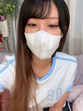 Snapshot of emiiiii1001 chatting on September 18, 3:05 am emiiiii1001 online show from September 18, 3:05 am