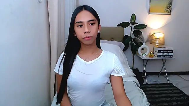 scarlet smith7 online show from June 4, 8:08 am