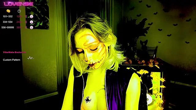 NyxaThorn online show from October 31, 2:32 pm