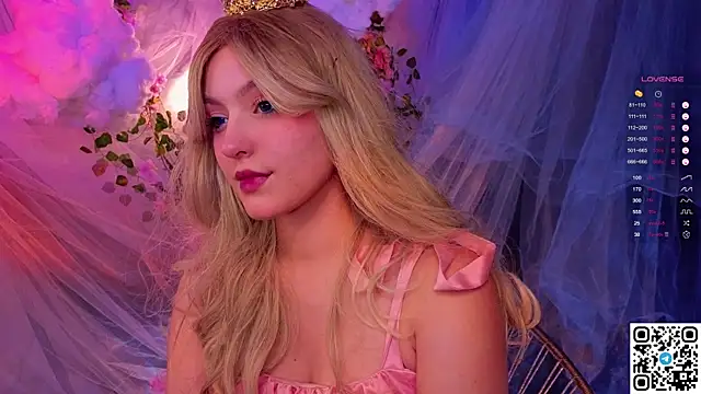 GildedKitten online show from December 14, 6:03 pm