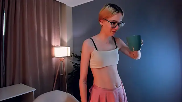 Snapshot of SharylSmalt chatting on October 13, 1:19 am SharylSmalt online show from October 13, 1:19 am