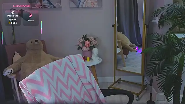 Millie Vanillies online show from October 12, 3:25 pm