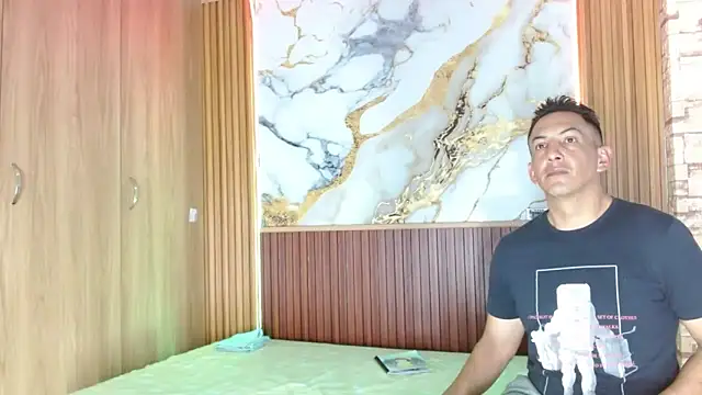 mollyandsam303av online show from March 4, 7:31 pm