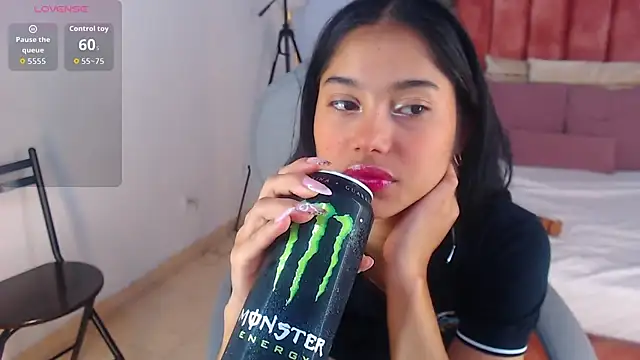 Milaa Star  online show from September 19, 4:11 am