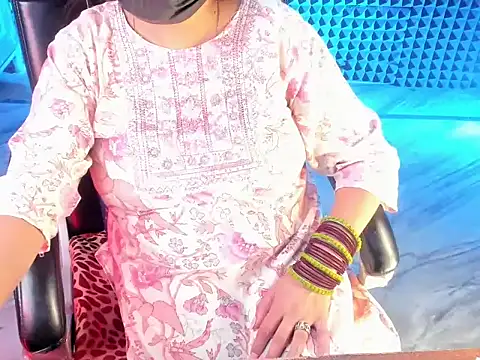 Snapshot of ShylaGill chatting on September 24, 2:49 pm ShylaGill online show from September 24, 2:49 pm