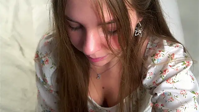 KarriBrownd online show from October 17, 1:53 am