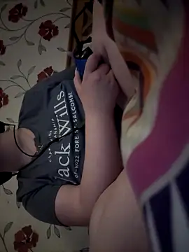 itsCuteTits online show from November 29, 8:13 pm