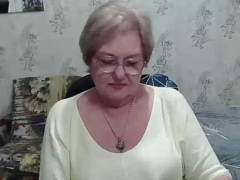 Renata62011 online show from November 7, 7:30 pm