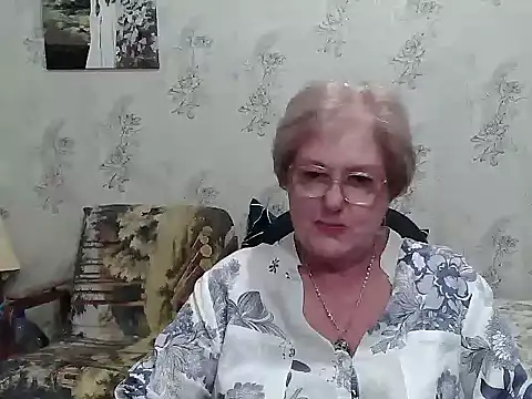 Renata62011 online show from October 5, 7:30 pm