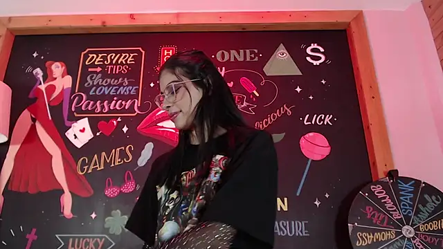 Lola Pierce online show from November 11, 12:02 pm