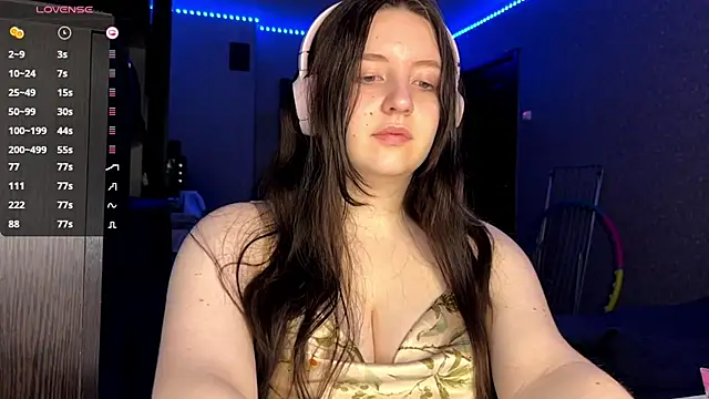 LauretteRagar online show from October 8, 6:45 pm