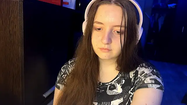 LauretteRagar online show from September 9, 6:08 pm