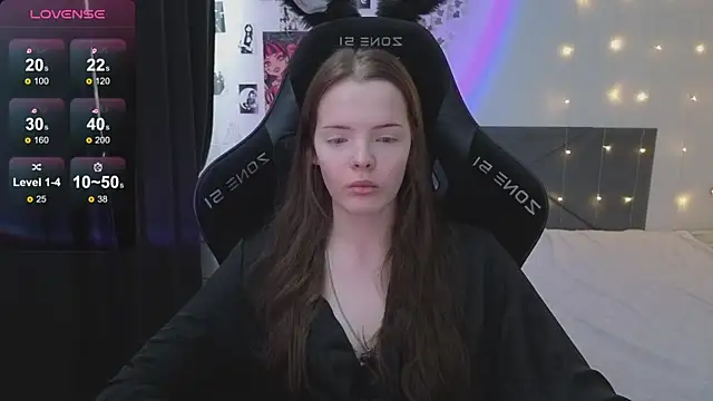 Luna Navy online show from March 2, 7:15 am