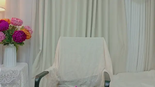 Vessi-babe online show from May 20, 3:31 pm
