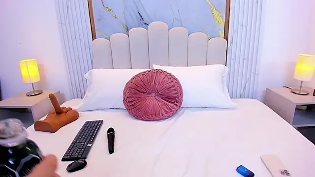 isabel sofiaa online show from November 14, 4:56 am