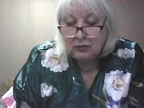 Alexia64231 online show from December 20, 3:32 am