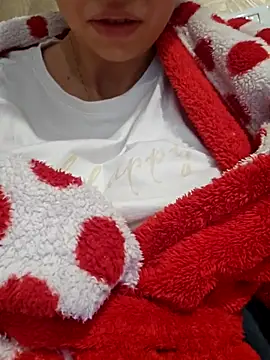 Virgin Pussy Horny online show from November 4, 9:47 am