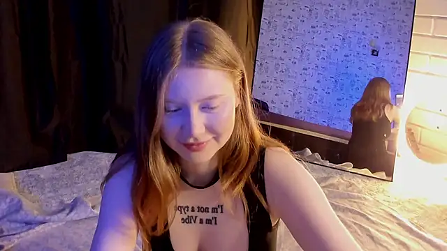 Lillie Berry online show from October 8, 4:39 am