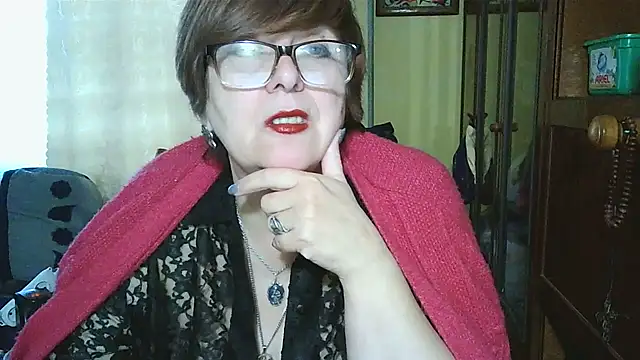 Snapshot of VeronicaGold511 chatting on October 22, 8:19 am VeronicaGold511 online show from October 22, 8:19 am
