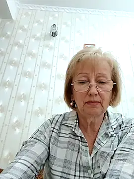 AlikaSwan5821 online show from October 1, 8:14 pm