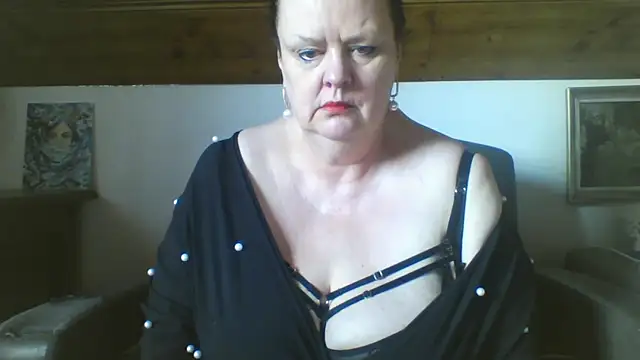 TiffanyMature online show from April 11, 2:10 pm