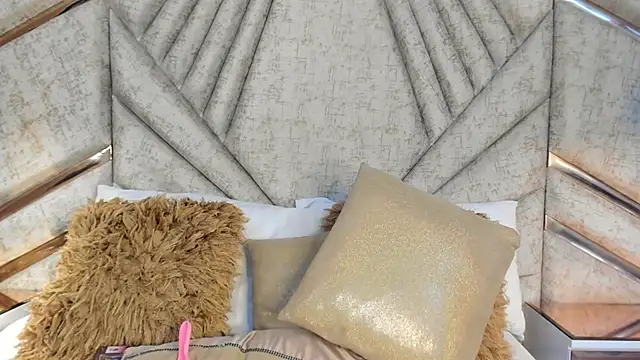 OliviaGarciaa online show from October 7, 8:24 pm