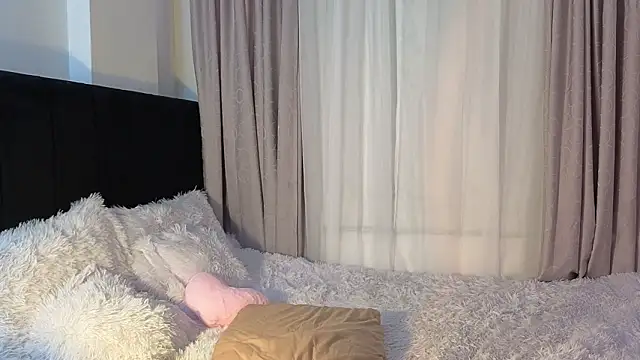 LunaVelvet777 online show from March 14, 5:47 pm